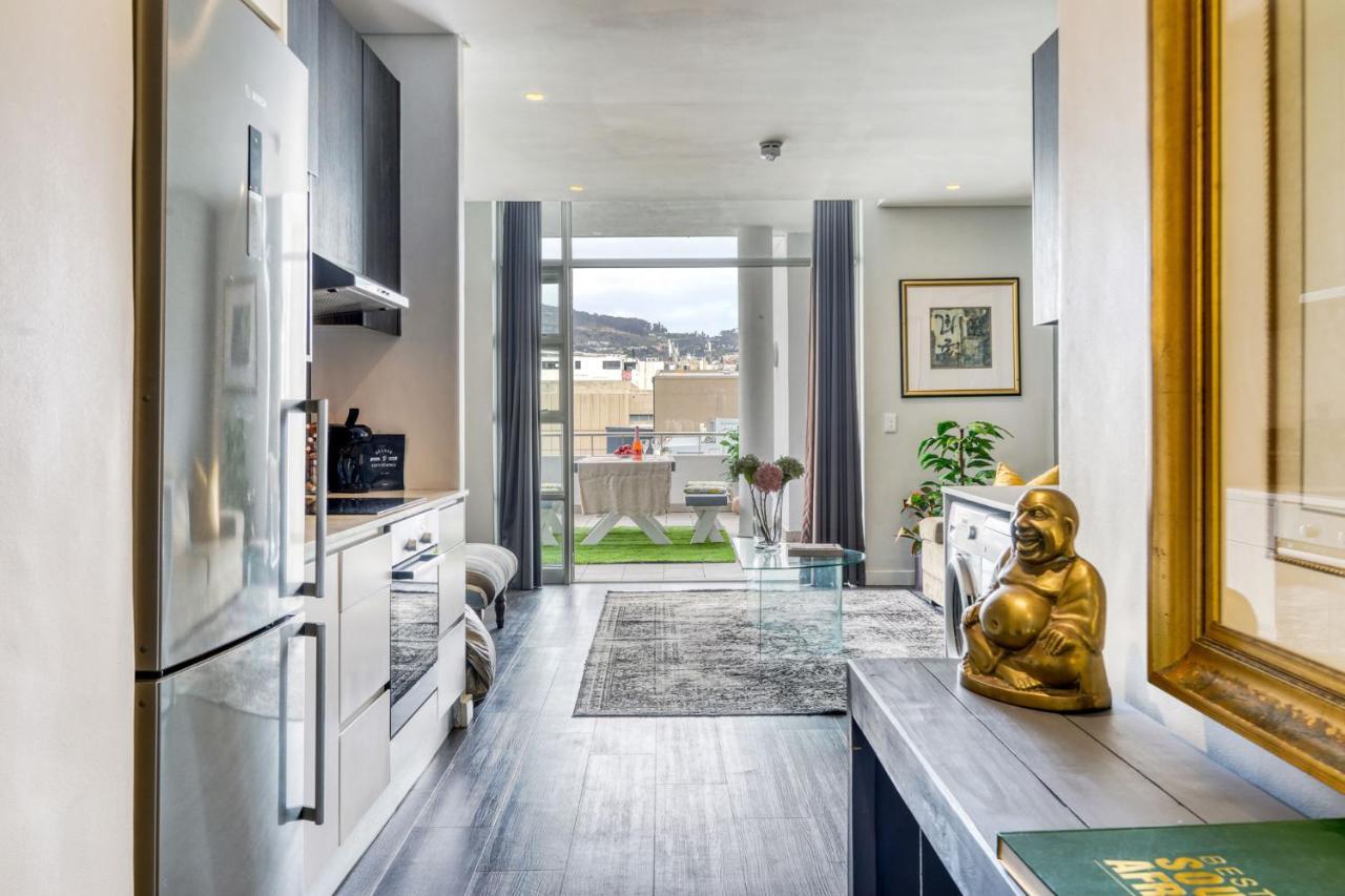 Backup-Powered Classic Luxury Apartment เคปทาวน์ ภายนอก รูปภาพ