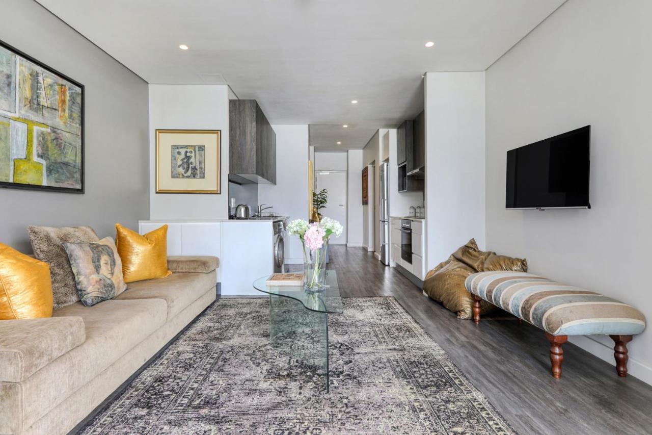 Backup-Powered Classic Luxury Apartment เคปทาวน์ ภายนอก รูปภาพ