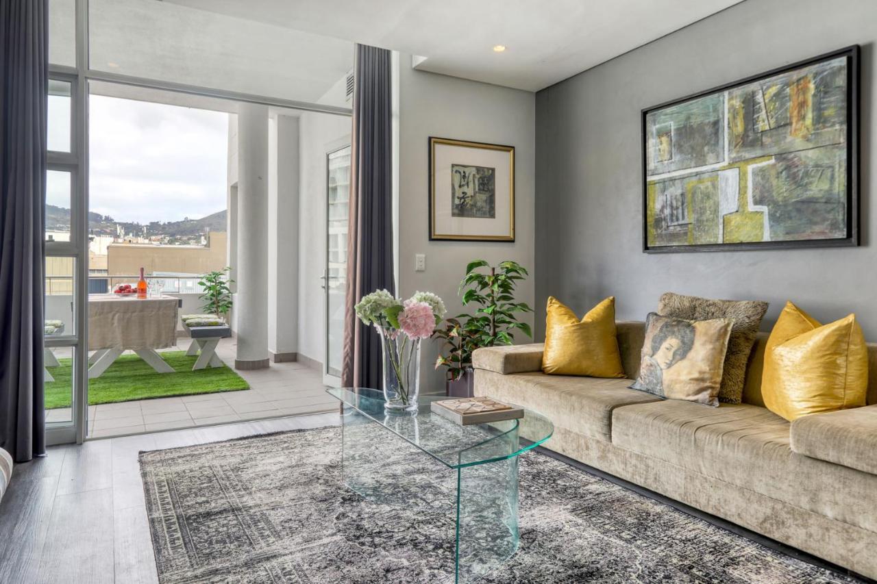 Backup-Powered Classic Luxury Apartment เคปทาวน์ ภายนอก รูปภาพ