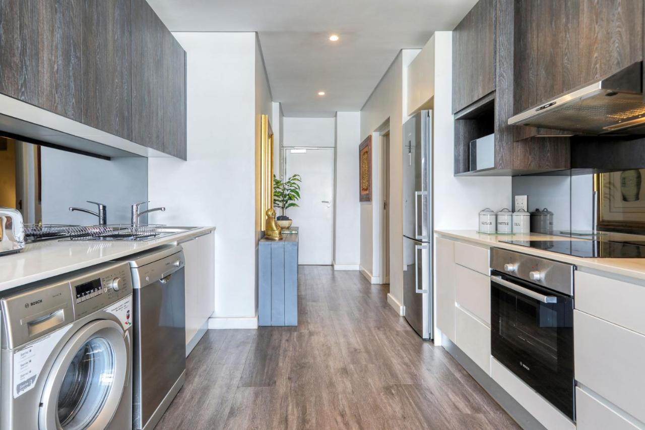Backup-Powered Classic Luxury Apartment เคปทาวน์ ภายนอก รูปภาพ