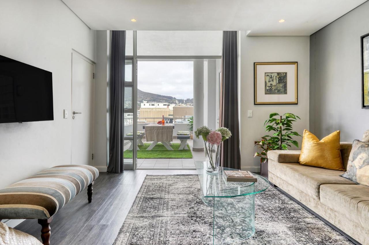 Backup-Powered Classic Luxury Apartment เคปทาวน์ ภายนอก รูปภาพ