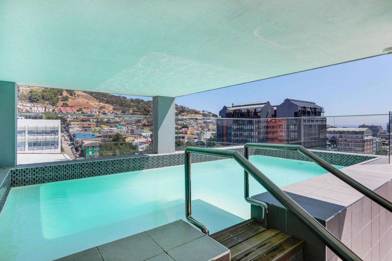 Backup-Powered Classic Luxury Apartment เคปทาวน์ ภายนอก รูปภาพ